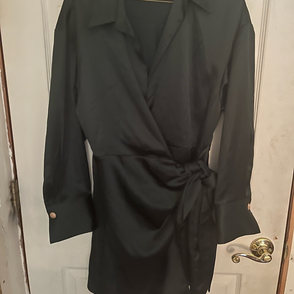 Gianni Bini Dark Green Satin Wrap Dress Womens size 6
